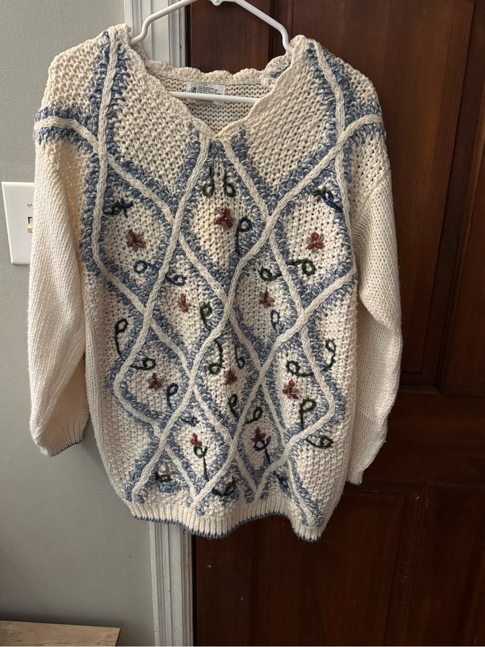 VTG Cozy Cream Knit Sweater with Blue Trim and Floral Embroidery